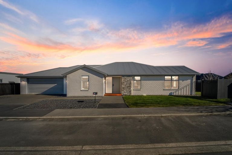 Photo of property in 119 Rannoch Drive, Broomfield, Christchurch, 8042