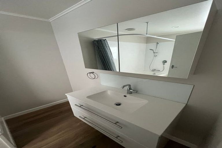 Photo of property in 15 Moselle Street, Island Bay, Wellington, 6023