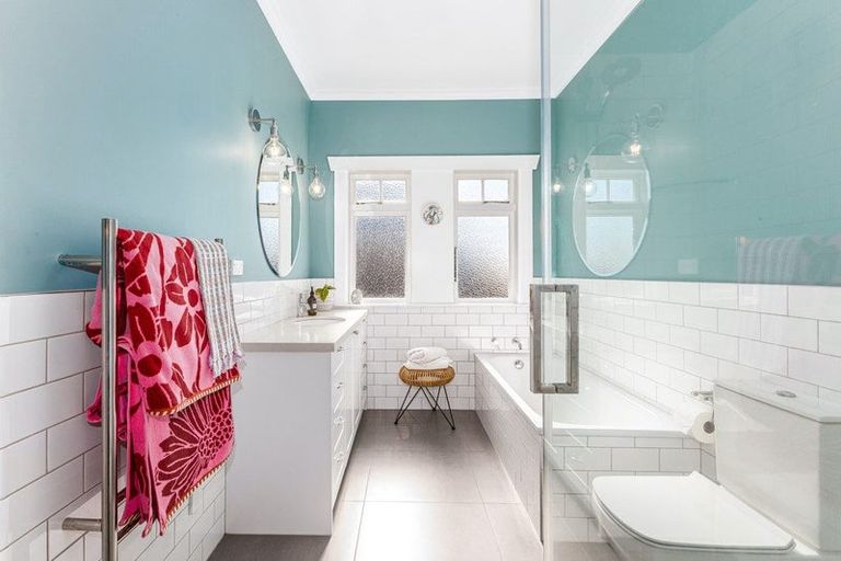 Photo of property in 194 Derwent Street, Island Bay, Wellington, 6023