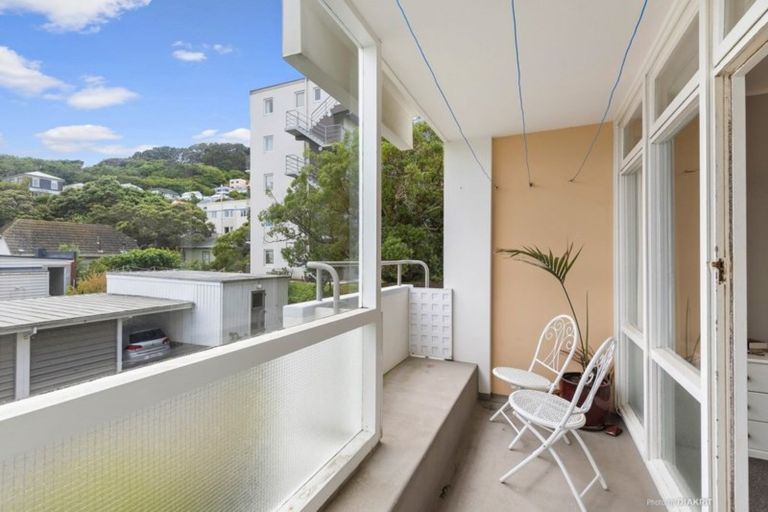Photo of property in 4f9 Claremont Grove, Mount Victoria, Wellington, 6011