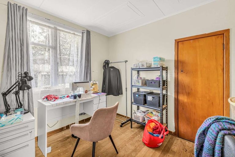 Photo of property in 14 Tawa Street, Inglewood, 4330