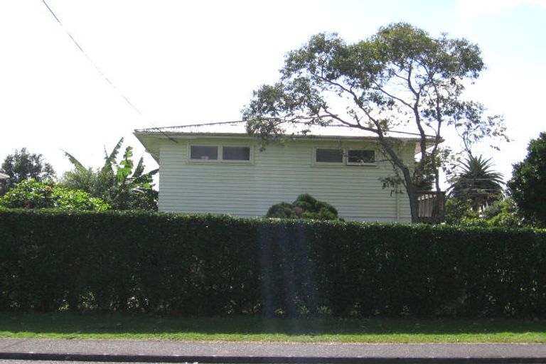 Photo of property in 51 Taikata Road, Te Atatu Peninsula, Auckland, 0610