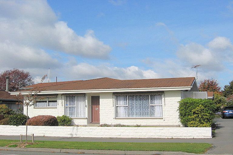 Photo of property in 6a Grahams Road, Ilam, Christchurch, 8041
