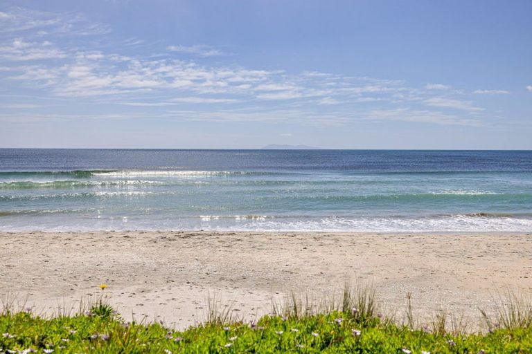 Photo of property in 17 Shaw Road, Waihi Beach, 3611