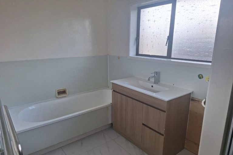 Photo of property in 32 Fairview Road, Papatoetoe, Auckland, 2025