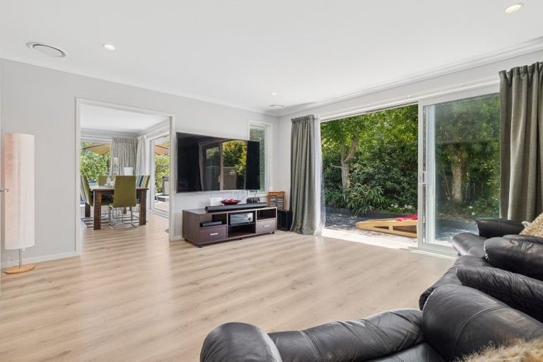 Photo of property in 70 Pohutukawa Parade, Riverhead, 0820