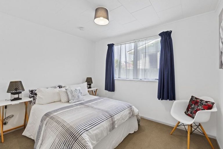 Photo of property in 15 Pine Street, New Lynn, Auckland, 0600