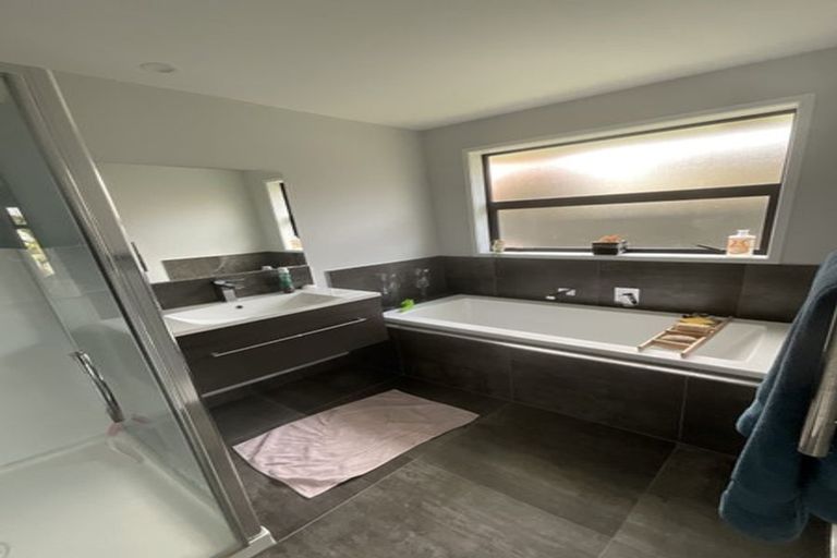 Photo of property in 12 Lamborn Drive, Papakura, 2110