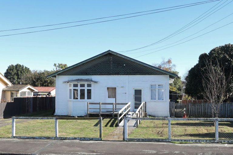 Photo of property in 42 Stewart Street, Marton, 4710