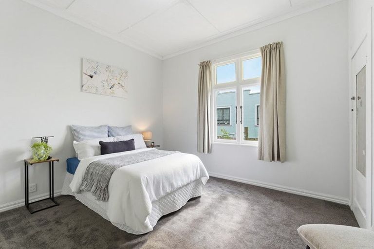 Photo of property in 31 Weraroa Road, Waverley, 4510