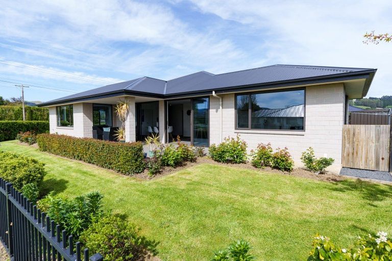Photo of property in 99 Wingatui Road, Mosgiel, 9024