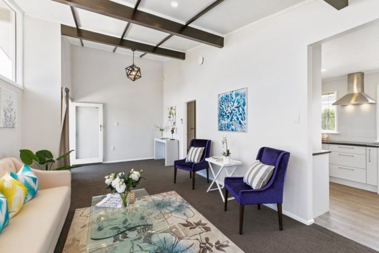 Photo of property in 3 Grimshaw Place, Henderson, Auckland, 0612