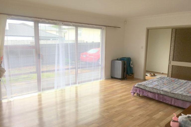 Photo of property in 29 Chilcott Road, Henderson, Auckland, 0612