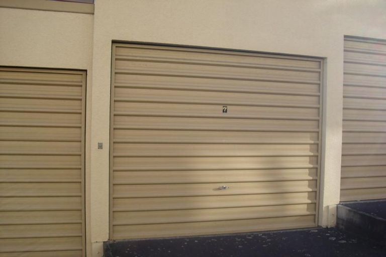 Photo of property in 268/2a Onewa Road, Birkenhead, Auckland, 0626