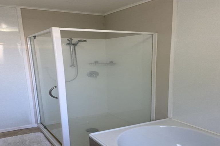 Photo of property in 5 Valley Road, Waiuku, 2123