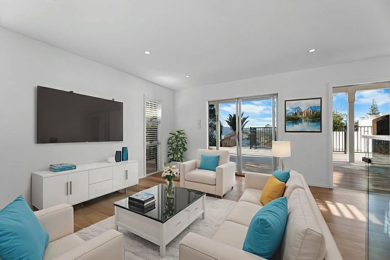 Photo of property in 679 Huia Road, Parau, Auckland, 0604