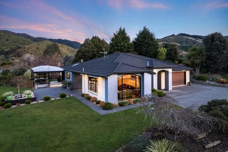 Photo of property in 94 Maui Pomare Road, Nikau Valley, Paraparaumu, 5032