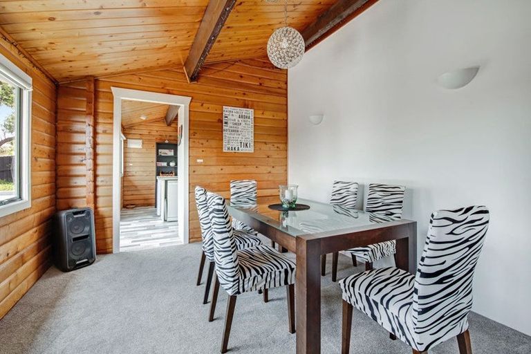 Photo of property in 1 Ngahere Views, Orewa, 0931