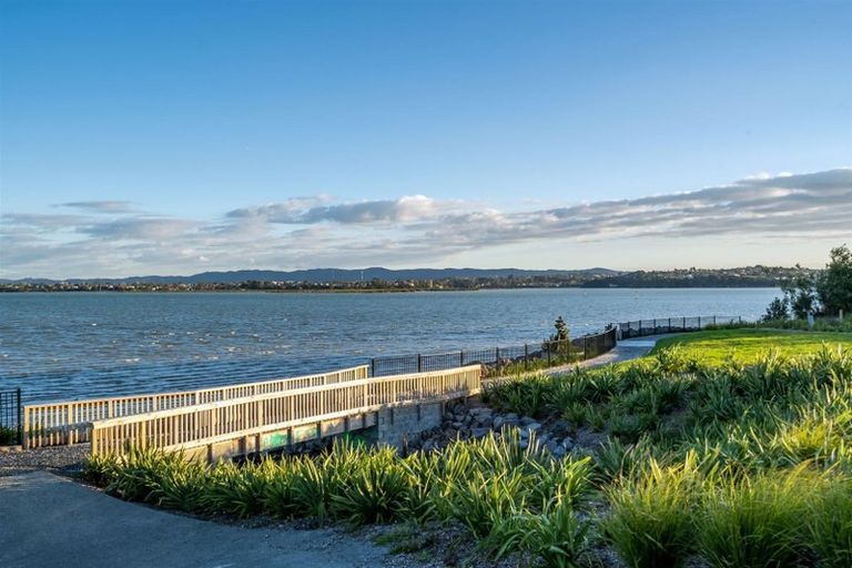 Photo of property in 17 Ocean Breeze Avenue, Hobsonville, Auckland, 0616
