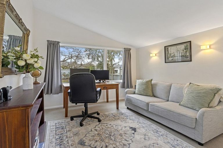 Photo of property in 43 Croziers Road, St Albans, Christchurch, 8052