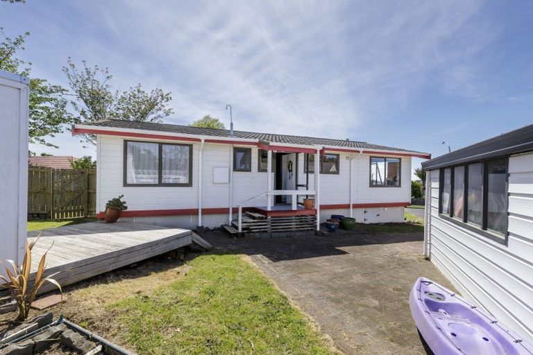 Photo of property in 2 Honnor Place, Hurdon, New Plymouth, 4310