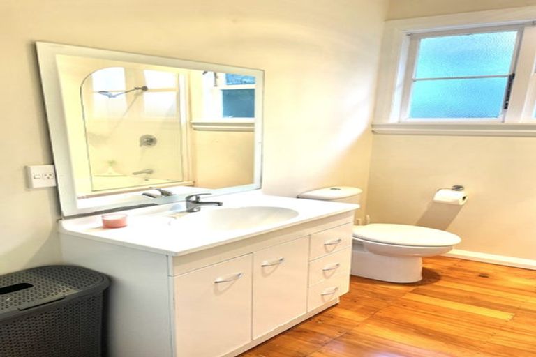 Photo of property in 33 Benares Street, Khandallah, Wellington, 6035