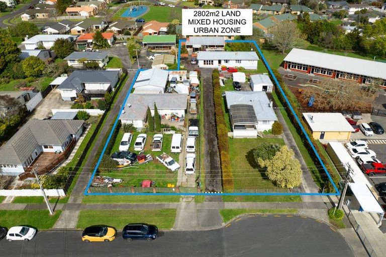 Photo of property in 32 Ribblesdale Road, Henderson, Auckland, 0612