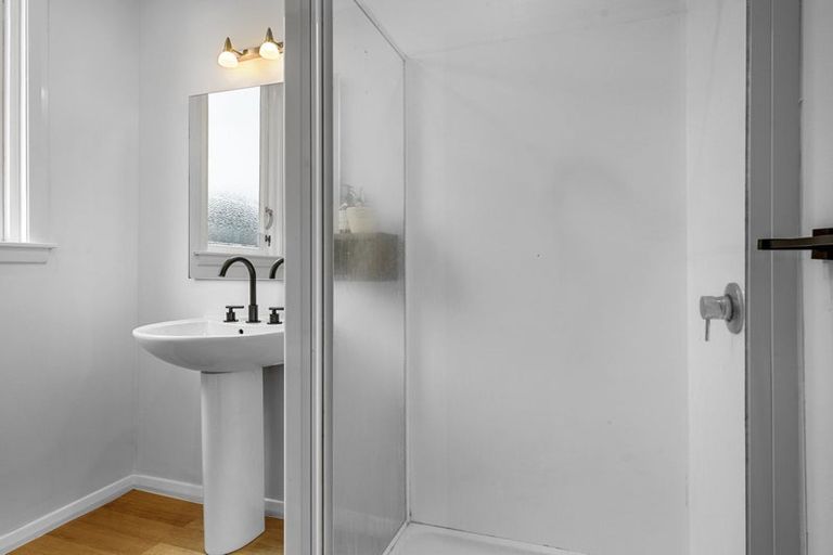 Photo of property in 16 Kinloch Street, St Albans, Christchurch, 8014