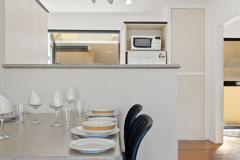 Photo of property in 22 Maunganui Road, Mount Maunganui, 3116