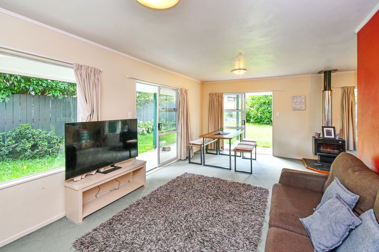 Photo of property in 56b Youngs Road, Papakura, 2110