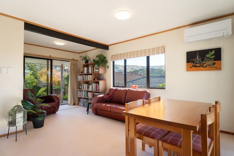 Photo of property in 6 Montrose Grove, Churton Park, Wellington, 6037