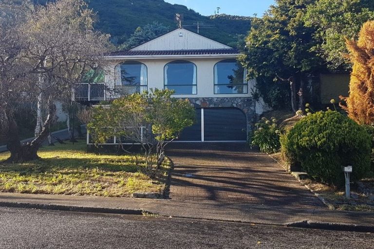 Photo of property in 61 Kotare Street, Waikanae, 5036