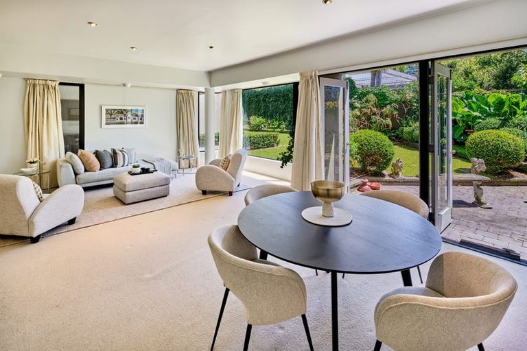 Photo of property in Highwic, 2/32 Hobson Street, Thorndon, Wellington, 6011