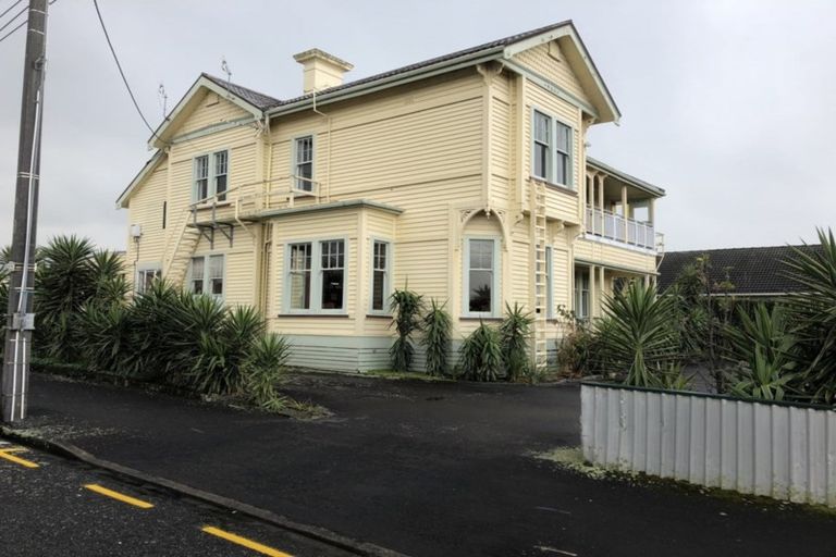 Photo of property in 26 Weymouth Street, New Plymouth, 4310