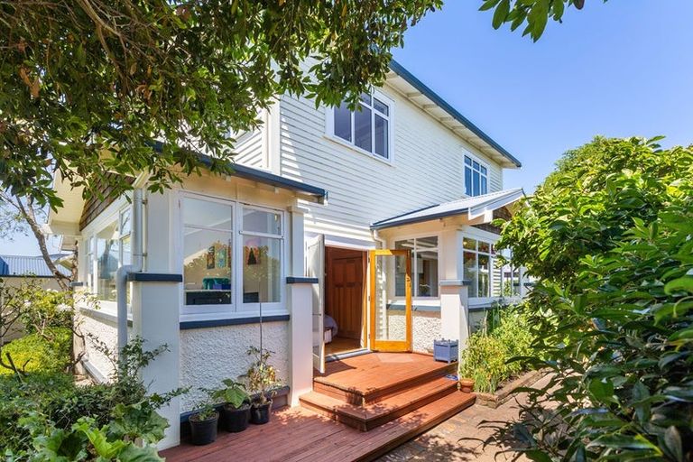 Photo of property in 42 Barriball Street, Fitzroy, New Plymouth, 4312
