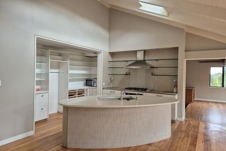 Photo of property in 1 The Knoll, Greenhithe, Auckland, 0632