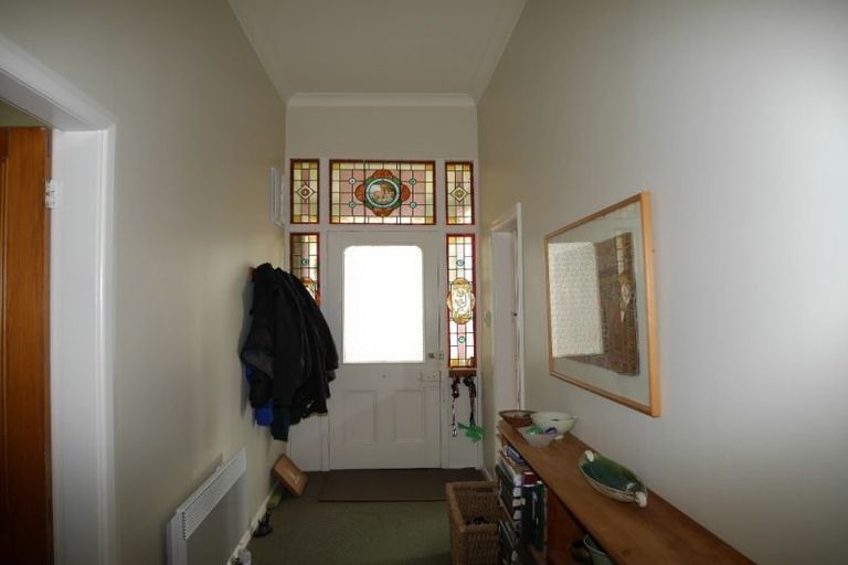 Photo of property in 152 Kelburn Parade, Kelburn, Wellington, 6012