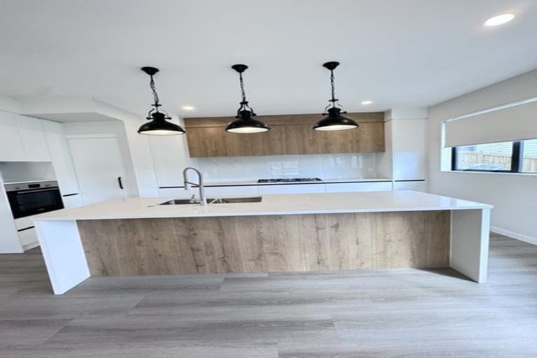 Photo of property in 153 Kowhai Road, Orewa, 0931