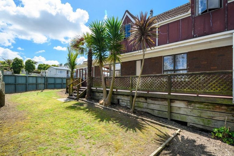 Photo of property in 8 Helleur Road, Massey, Auckland, 0614