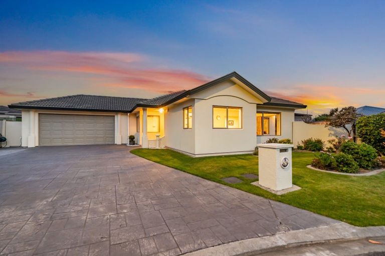 Photo of property in 5 Rosebank Place, Avalon, Lower Hutt, 5011