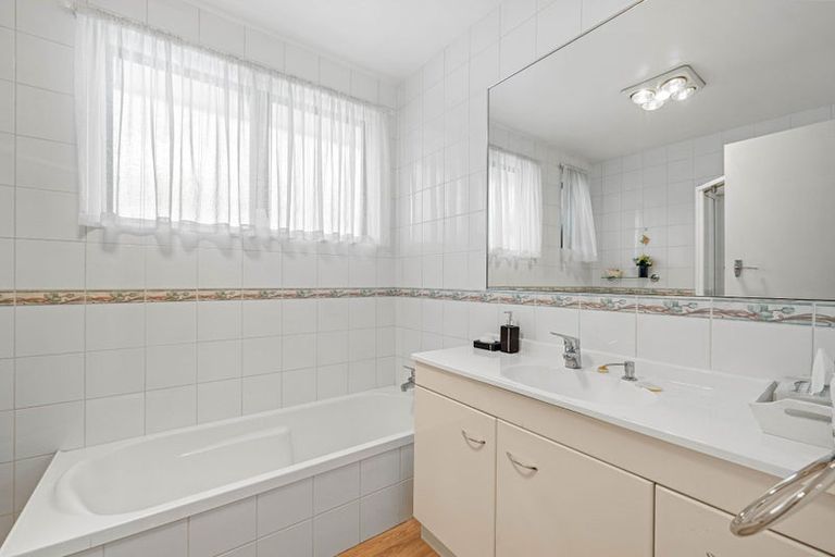 Photo of property in 38 Frensham Crescent, Woolston, Christchurch, 8062