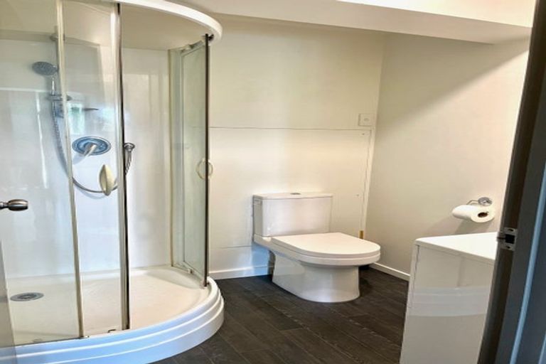 Photo of property in 32 Roick Parade, Glen Eden, Auckland, 0602