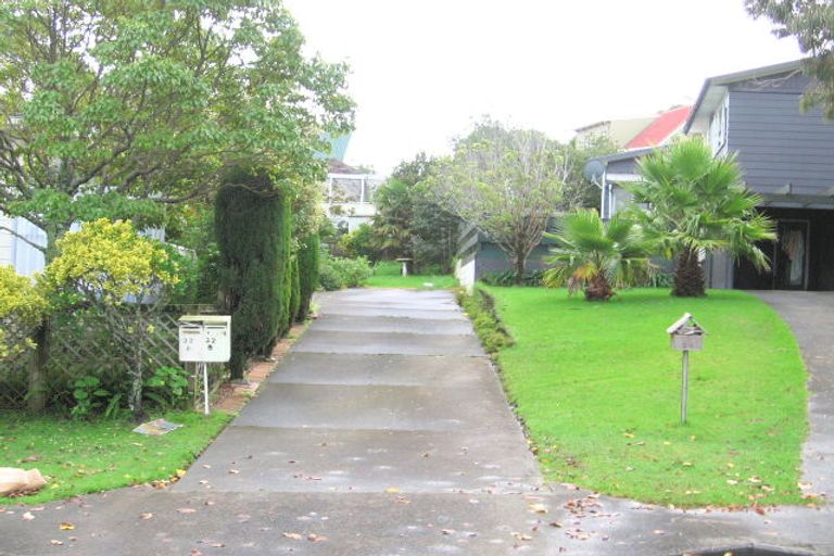 Photo of property in 32 Thorburn Avenue, Red Beach, 0932