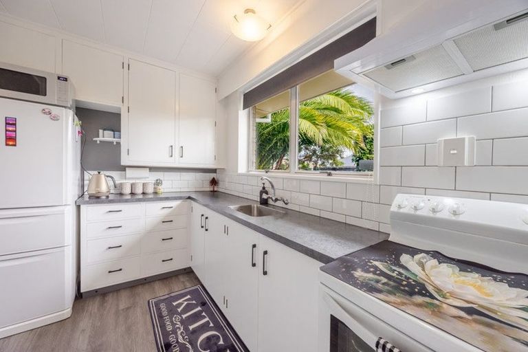 Photo of property in 2/306 Southland Road, Hastings, 4122
