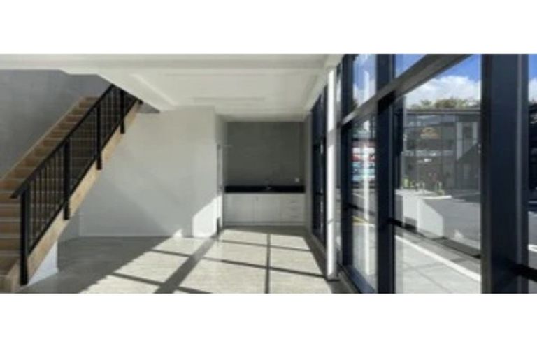 Photo of property in 24 Port Way, Rosehill, 2113