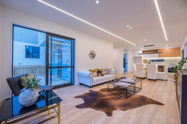 Photo of property in 35b Noall Street, Te Atatu Peninsula, Auckland, 0610