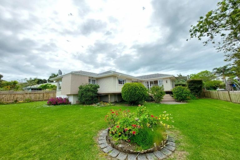 Photo of property in 21 Oakpark Place, West Harbour, Auckland, 0618