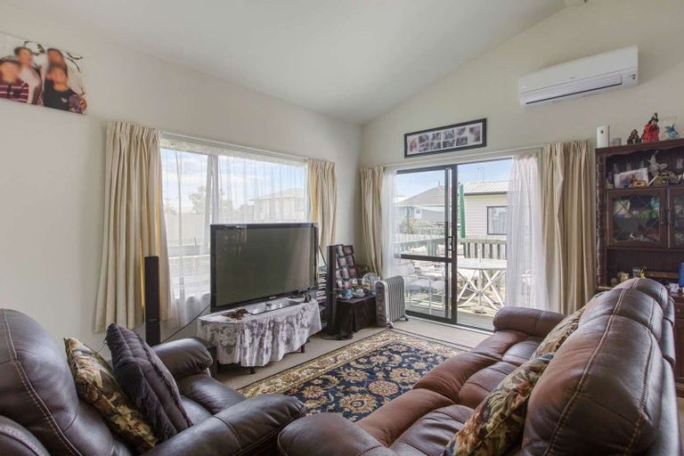 Photo of property in 114 Porchester Road, Papakura, 2110