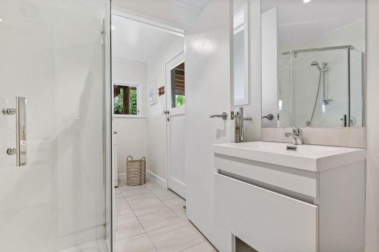 Photo of property in 1/24 Jellicoe Road, Murrays Bay, Auckland, 0630