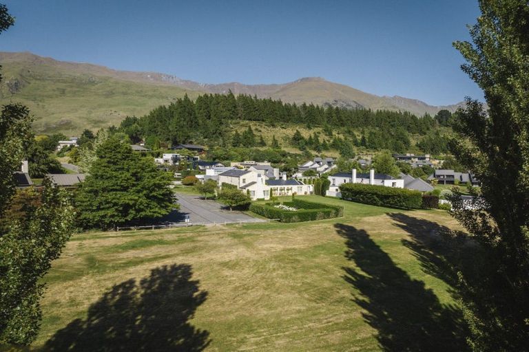 Photo of property in 29 Morrows Mead, Wanaka, 9305